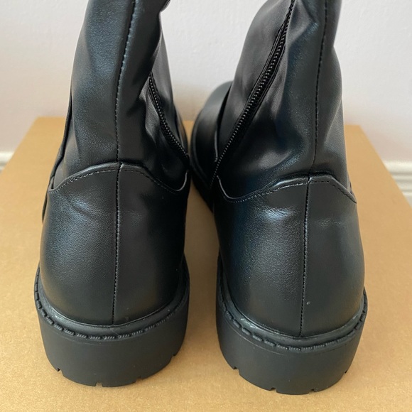 Minimalist Side Zip Boots - Picture 6 of 8